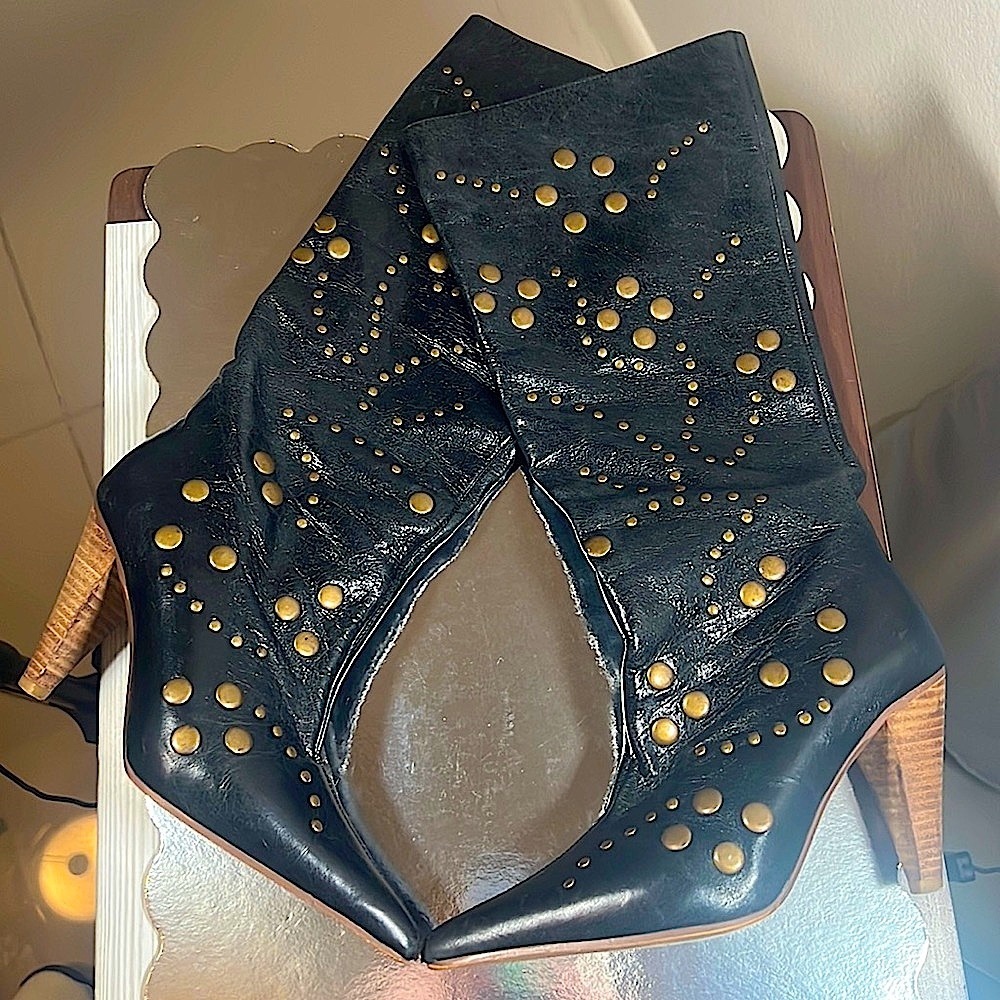 Women's Chocolat black copper studded knee boots Sz 36
